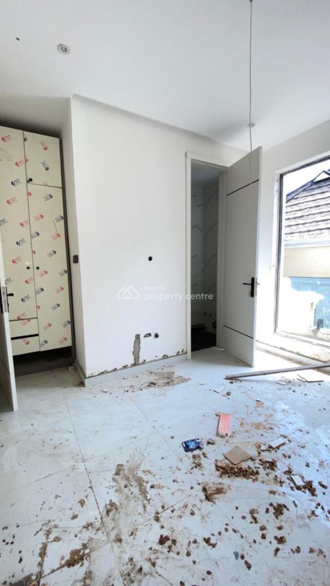 Nicely Built 3bedroom Apartment with Swimming Pool ,gym &elevator, Lekki Phase One ,lekki ,lagos ,nigeria, Lekki Phase 1, Lekki, Lagos, Flat / Apartment for Sale