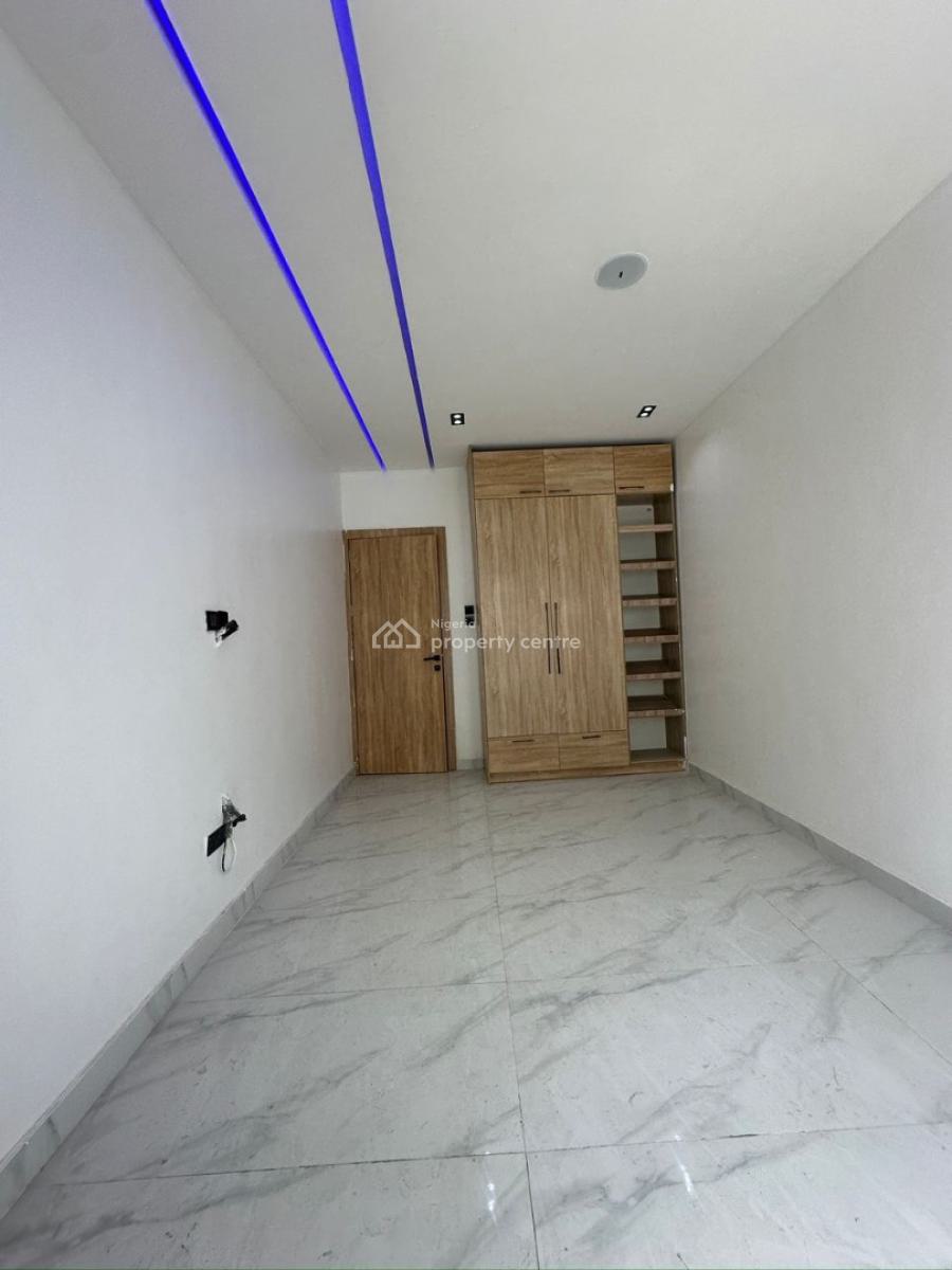 Beautifully Built 2bedroom Apartment with Swimming Pool ,gym&elevator, Lekki Phase One ,lekki ,lagos , Nigeria, Lekki Phase 1, Lekki, Lagos, Flat / Apartment for Sale