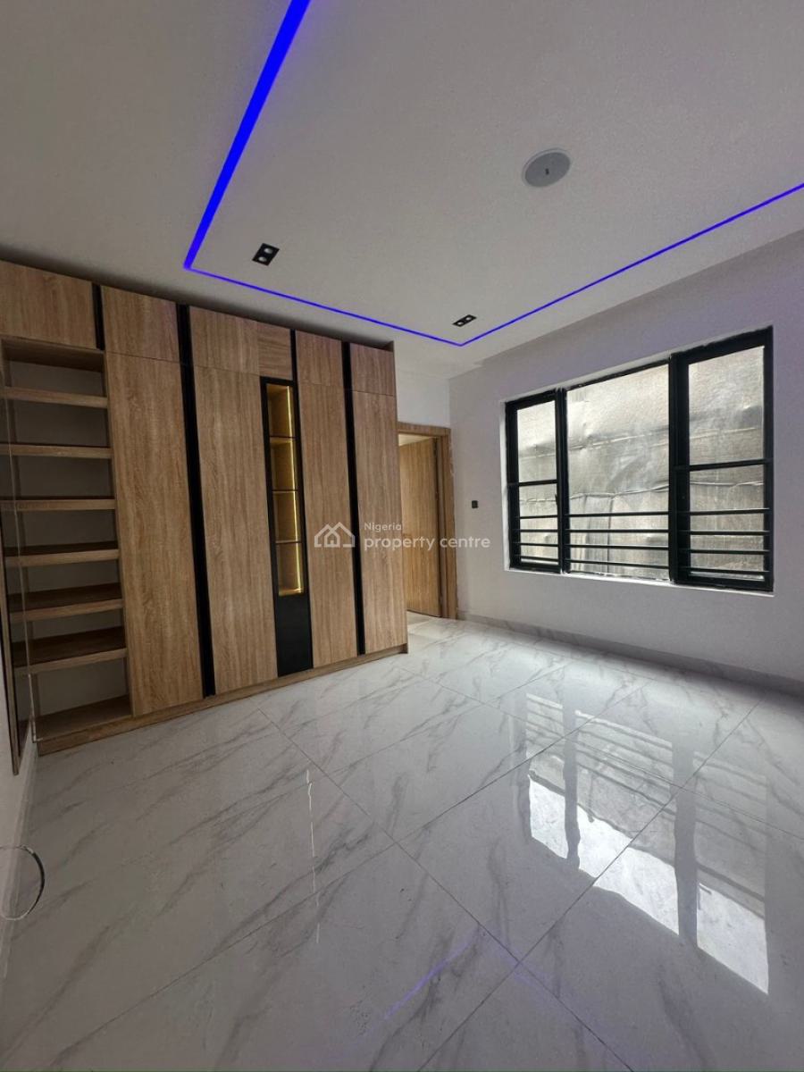 Beautifully Built 2bedroom Apartment with Swimming Pool ,gym&elevator, Lekki Phase One ,lekki ,lagos , Nigeria, Lekki Phase 1, Lekki, Lagos, Flat / Apartment for Sale