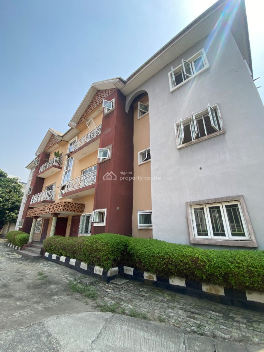 *spacious Fully Serviced ‎3-bedroom Apartment in an Estate*, Vgc, Lekki, Lagos, Flat / Apartment for Rent