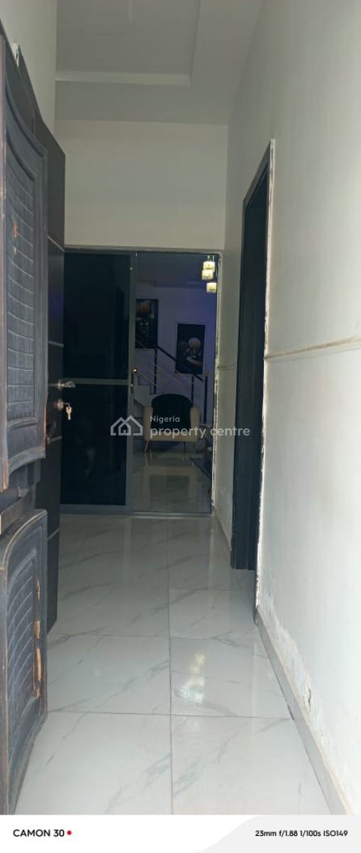 Luxury 4 Bedrooms Semi-detached House, Abraham Adesanya, Ajah, Lagos, Semi-detached Duplex for Rent