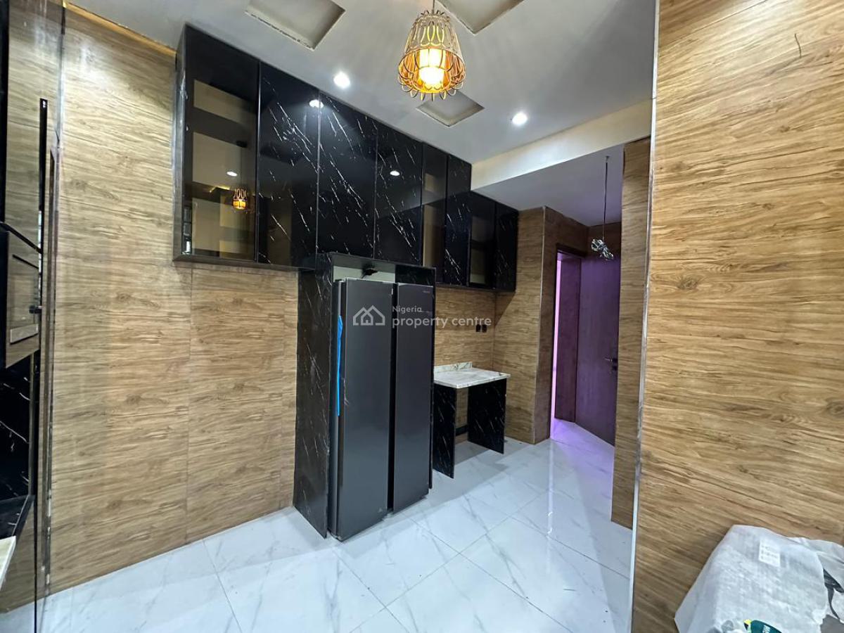 3-bedroom Apartment, Lekki Phase 1, Lekki, Lagos, Flat / Apartment for Sale