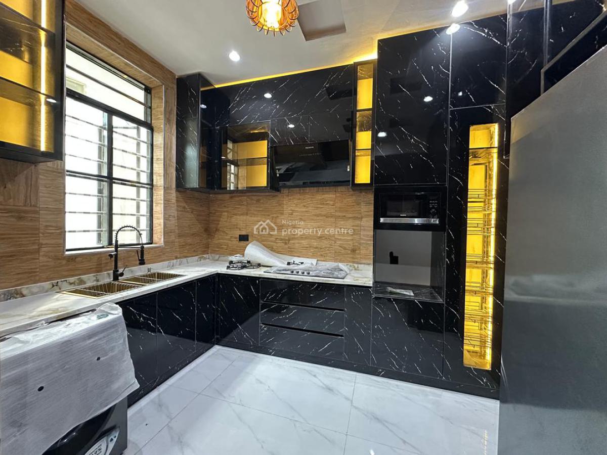 3-bedroom Apartment, Lekki Phase 1, Lekki, Lagos, Flat / Apartment for Sale