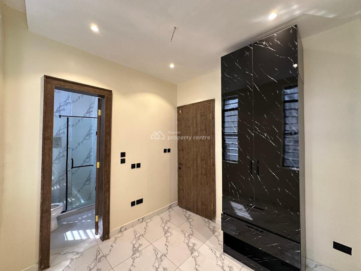 3-bedroom Apartment, Lekki Phase 1, Lekki, Lagos, Flat / Apartment for Sale