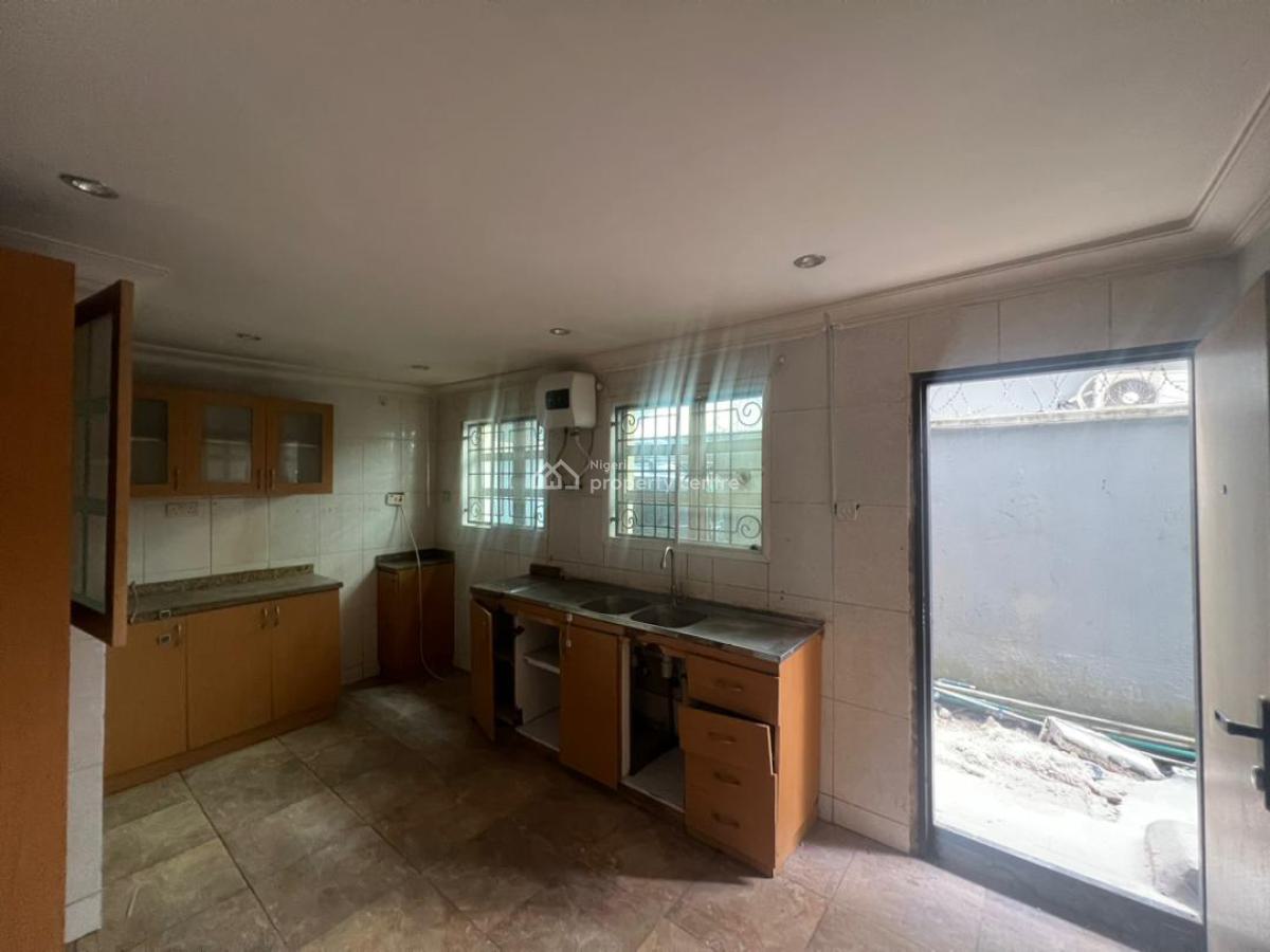 Used 4 Bedrooms Semi Detached Duplex, Lekki Phase 1, Lekki, Lagos, Semi-detached Duplex for Rent