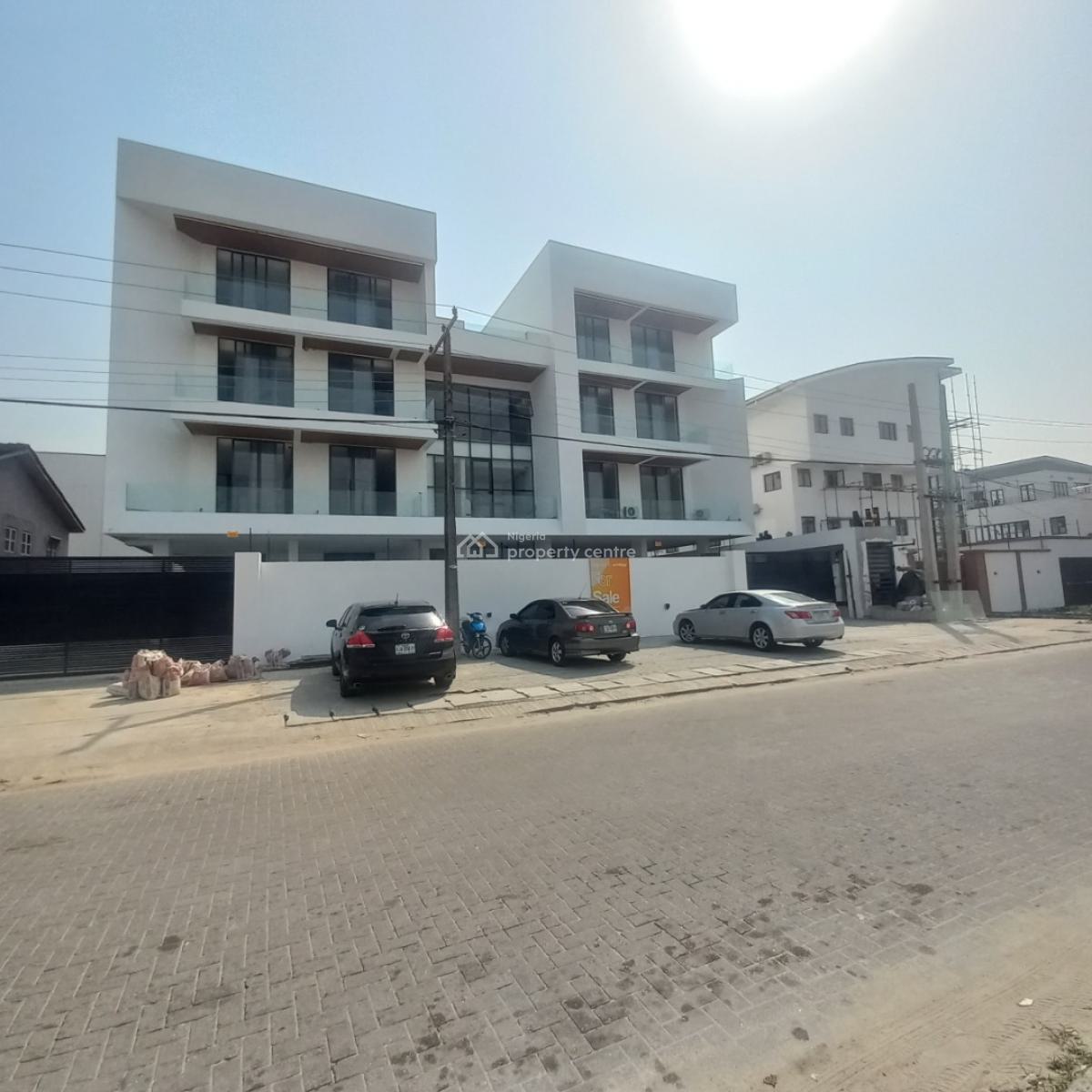 Spacious 1 Bedroom with Pool and Elevator, Lekki Phase 1, Lekki, Lagos, Flat / Apartment for Sale