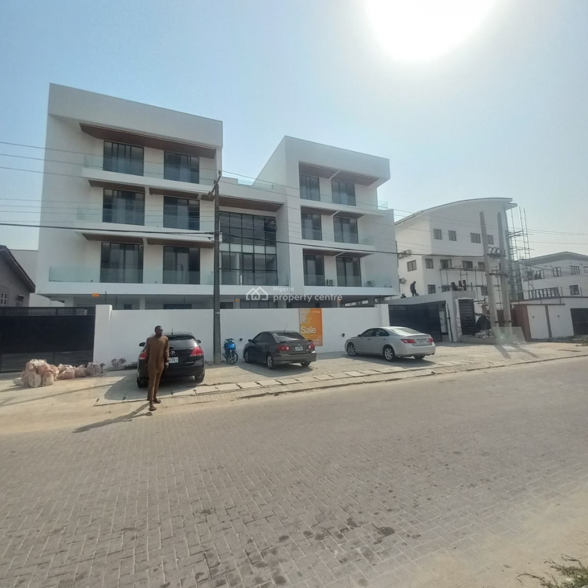 Spacious 1 Bedroom with Pool and Elevator, Lekki Phase 1, Lekki, Lagos, Flat / Apartment for Sale