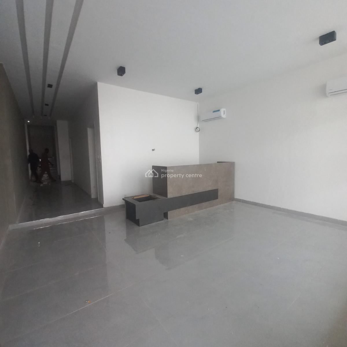 Spacious 1 Bedroom with Pool and Elevator, Lekki Phase 1, Lekki, Lagos, Flat / Apartment for Sale