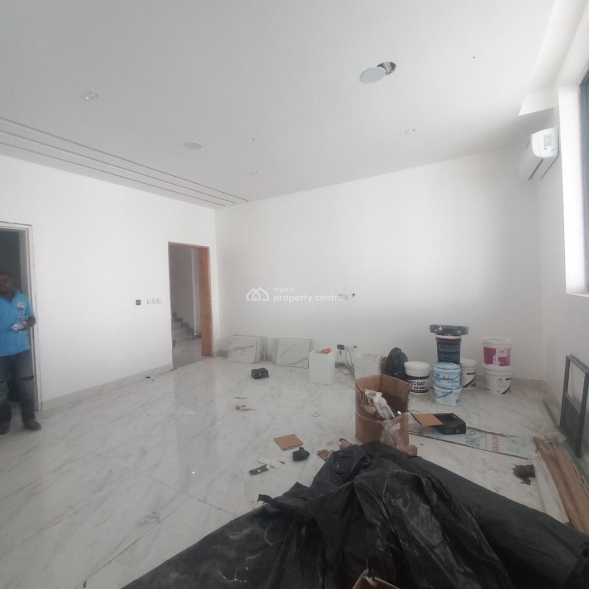 Spacious 1 Bedroom with Pool and Elevator, Lekki Phase 1, Lekki, Lagos, Flat / Apartment for Sale