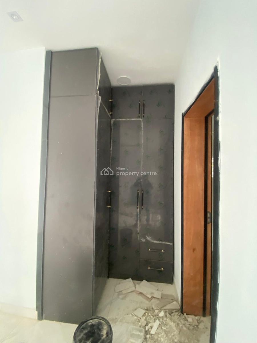 Self-compound 4-bedroom Duplex with Bq, Lekki Scheme 2, Ajah, Lagos, House for Sale