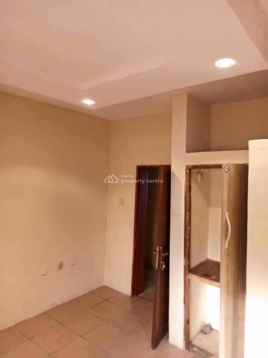 Newly Renovated 4 Bedroom Flat, Omole Phase 1, Ikeja, Lagos, Flat / Apartment for Rent