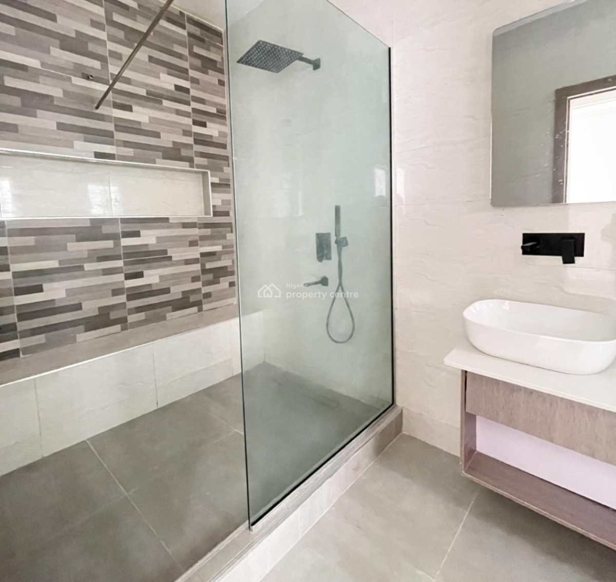 3 Bedroom Apartment with a Bq  (2nd Floor), Lekki Right, Lekki Phase 1, Lekki, Lagos, Flat / Apartment for Rent