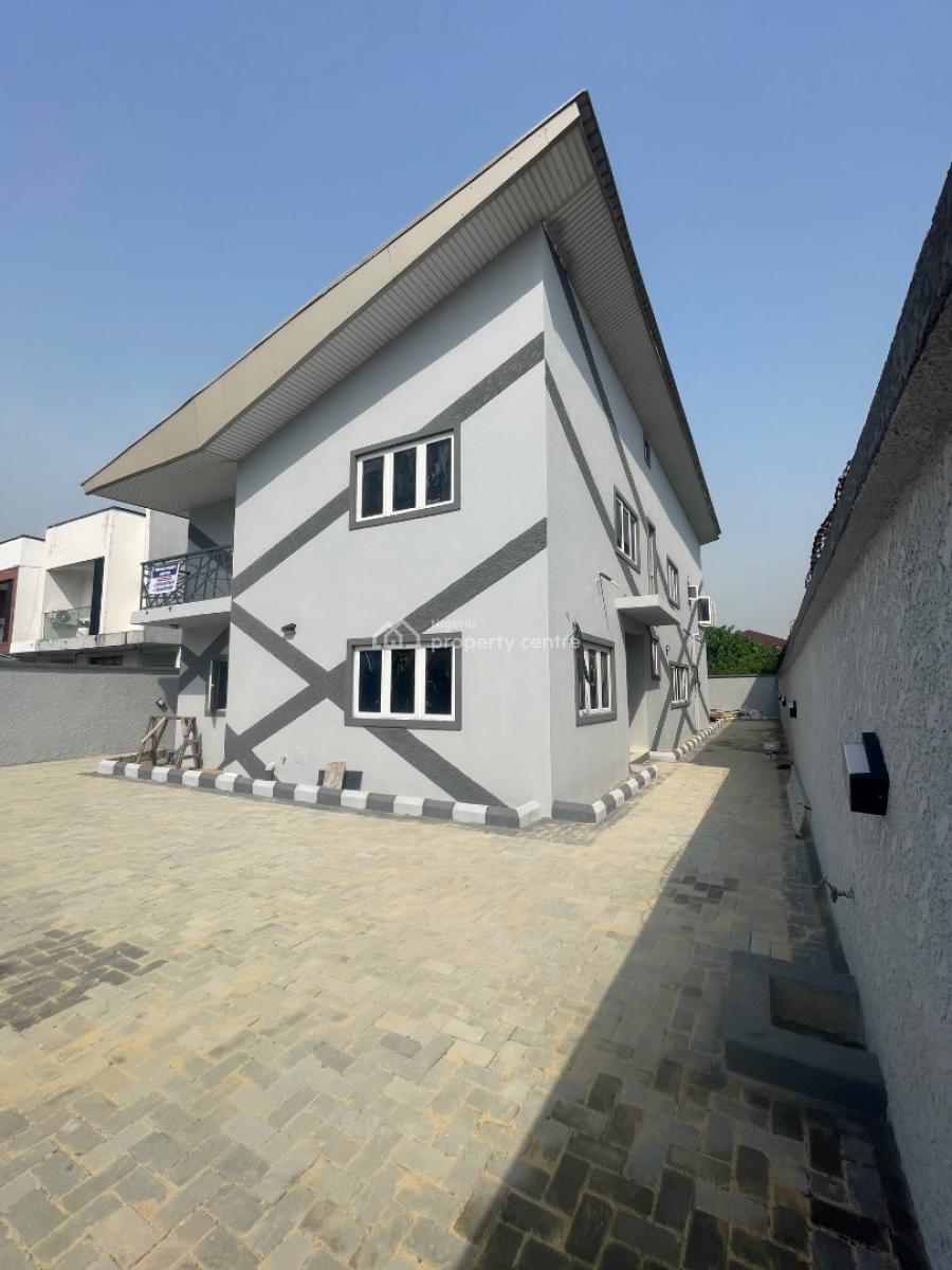 a Brand New 4 Bedroom Fully Detached Duplex with Bq, Along Mobil Road, Ilaje, Lekki, Lagos, Detached Bungalow for Rent