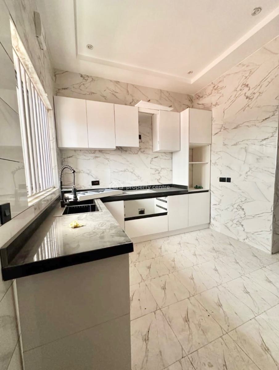 Newly Built Serviced 3 Bedroom Apartment, Lekki Phase 1, Lekki, Lagos, Flat / Apartment for Rent