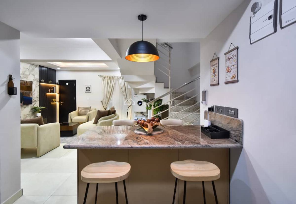 Cozy 3 Bedroom Maisonette, Apple Line Estate, By Pinnock, Close Proximity to Ebeano Supermarket, Osapa, Lekki, Lagos, Flat / Apartment Short Let