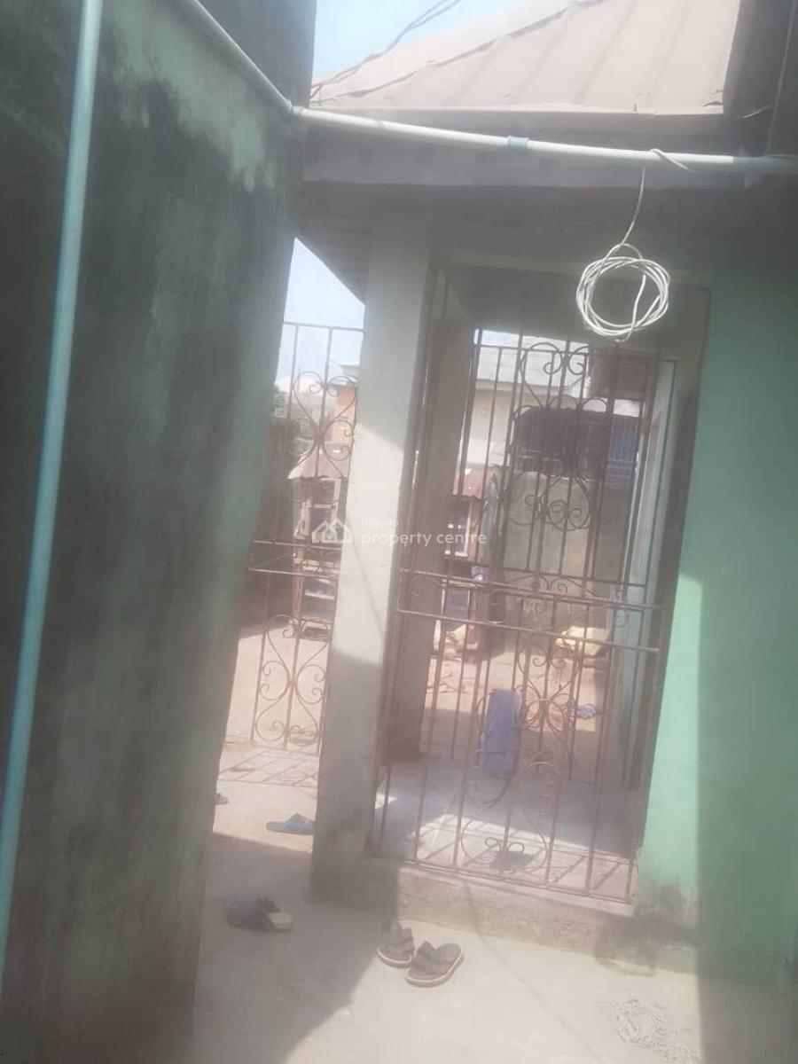 3 Bedroom Flat Bungalow on Piece of Land, Praise Avenue Estate Oke-imuti Community Off Igbo-olomu Ishawo Road, Isawo, Ikorodu, Lagos, House for Sale