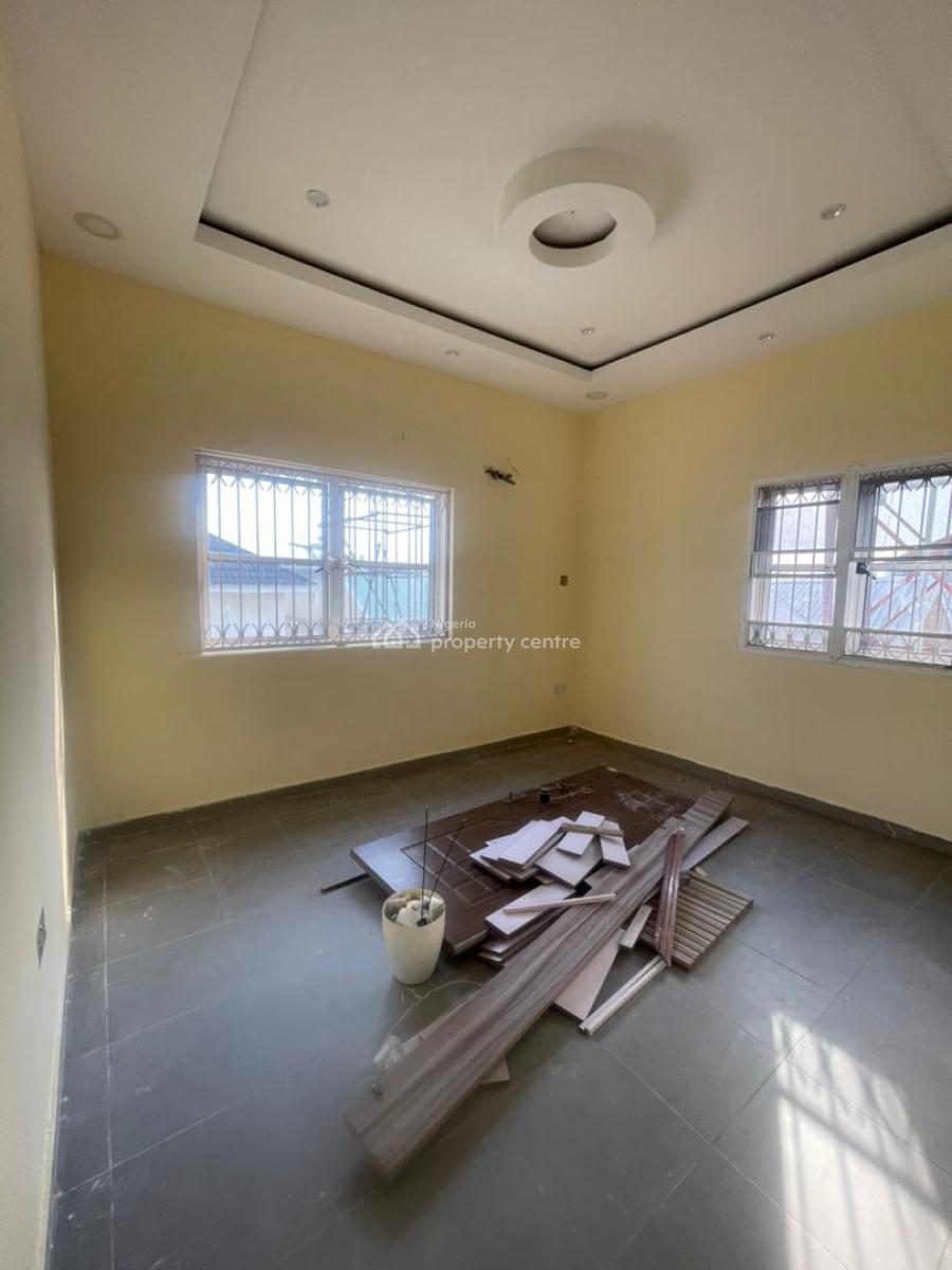 Specious Self Service Two (2) Bedroom Flat (pent House), Lekki Phase 1, Lekki, Lagos, Flat / Apartment for Rent
