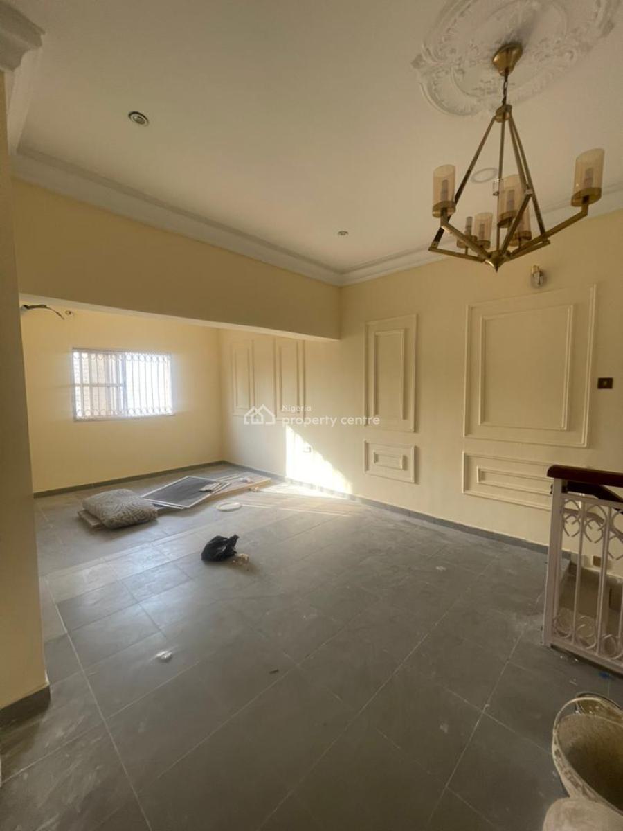 Spacious 2 Bedroom Apartment Upstairs, Off Admiralty Way, Lekki Phase 1, Lekki, Lagos, Flat / Apartment for Rent