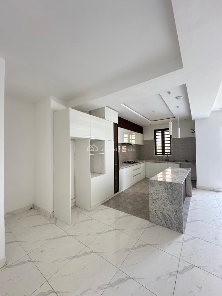 Exquisite 3 Bedroom Apartment with Bq, Gym in a Secure Estate, Ikate, Lekki, Lagos, Flat / Apartment for Sale