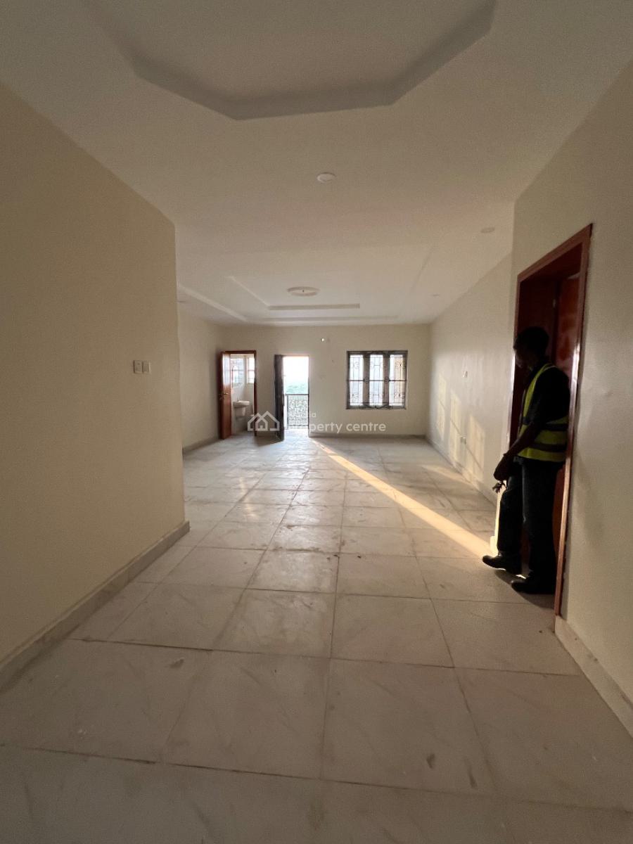 Massive 3 Bedroom Flat Upstairs, Abibu Oki Estate Abijo Gra, Abijo, Lekki, Lagos, Flat / Apartment for Rent