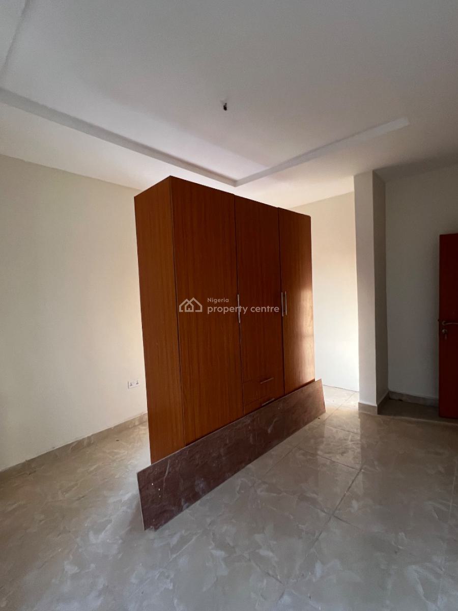 Massive 3 Bedroom Flat Upstairs, Abibu Oki Estate Abijo Gra, Abijo, Lekki, Lagos, Flat / Apartment for Rent