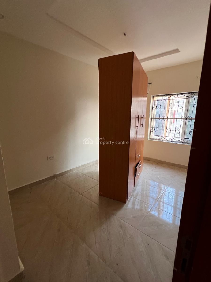 Massive 3 Bedroom Flat Upstairs, Abibu Oki Estate Abijo Gra, Abijo, Lekki, Lagos, Flat / Apartment for Rent