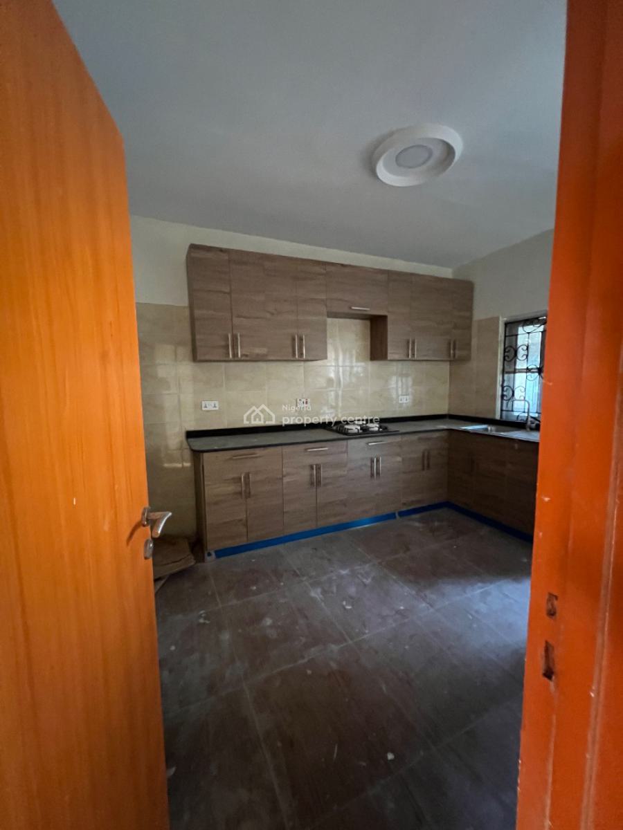 Massive 3 Bedroom Flat Upstairs, Abibu Oki Estate Abijo Gra, Abijo, Lekki, Lagos, Flat / Apartment for Rent