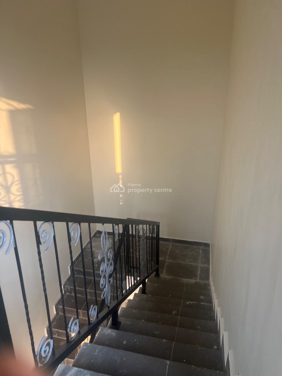 Massive 3 Bedroom Flat Upstairs, Abibu Oki Estate Abijo Gra, Abijo, Lekki, Lagos, Flat / Apartment for Rent