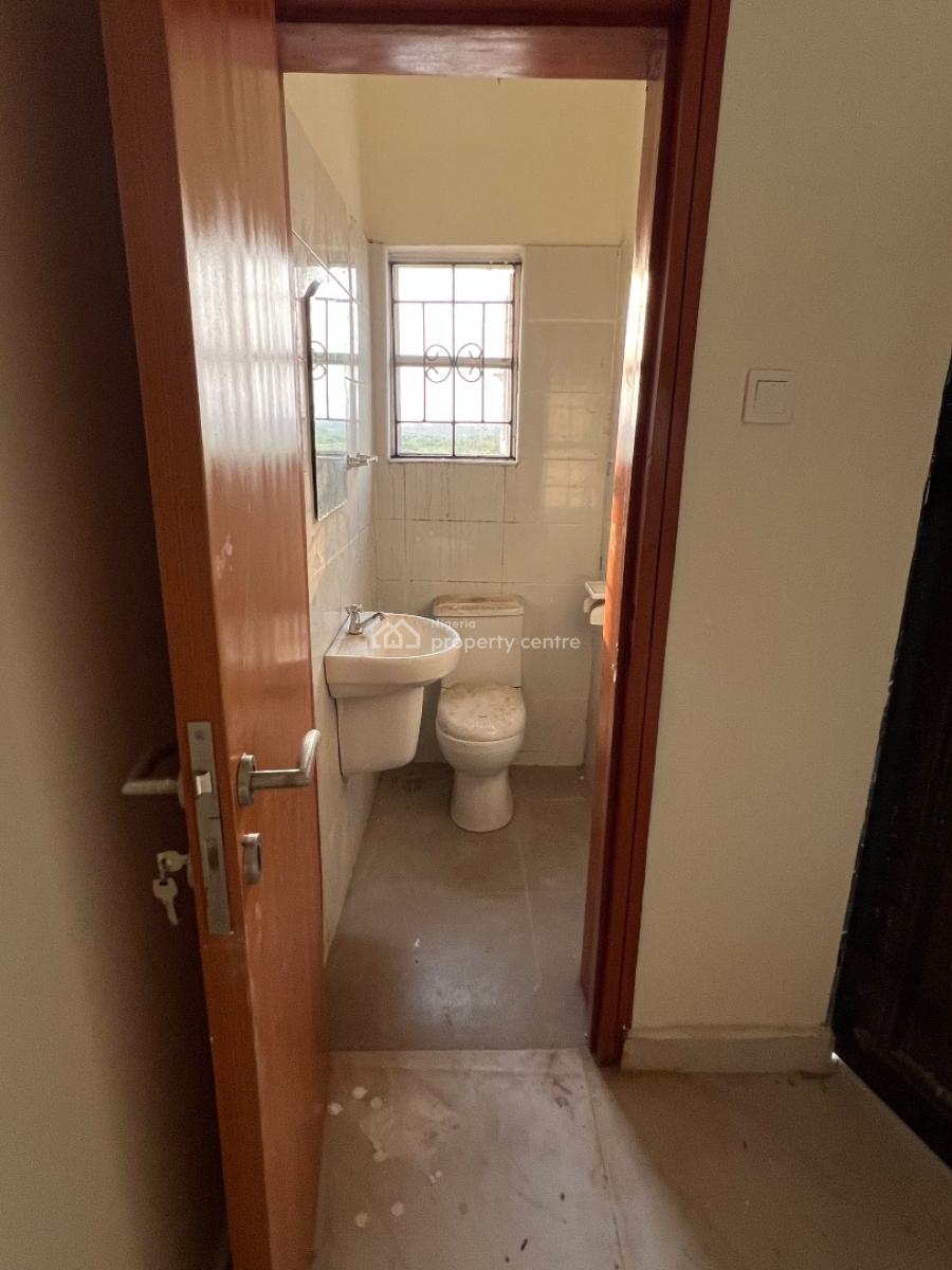 Massive 3 Bedroom Flat Upstairs, Abibu Oki Estate Abijo Gra, Abijo, Lekki, Lagos, Flat / Apartment for Rent