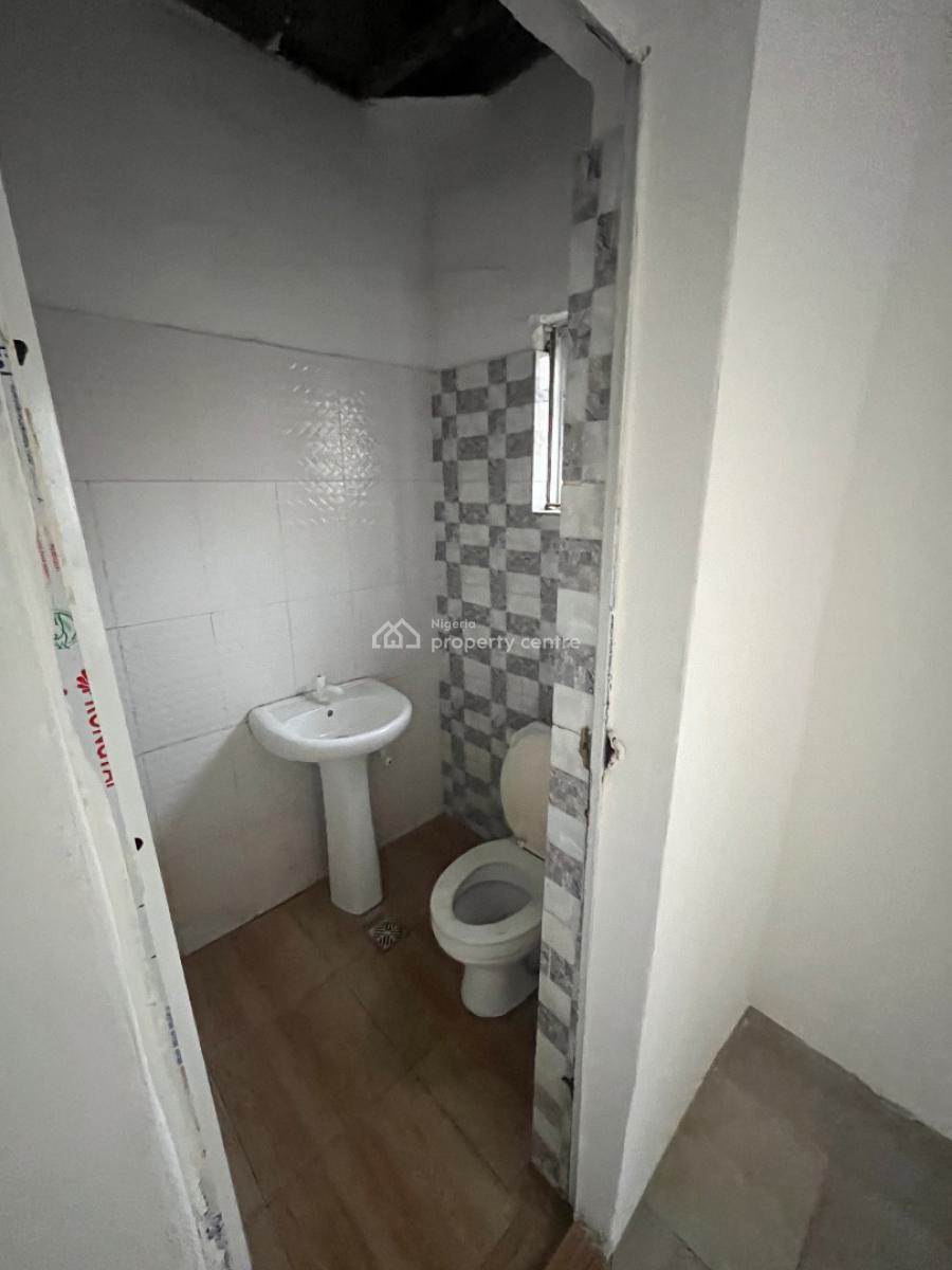 Self Contain Apartment, Off Admiralty Road, Lekki Phase 1, Lekki, Lagos, Self Contain (single Rooms) for Rent