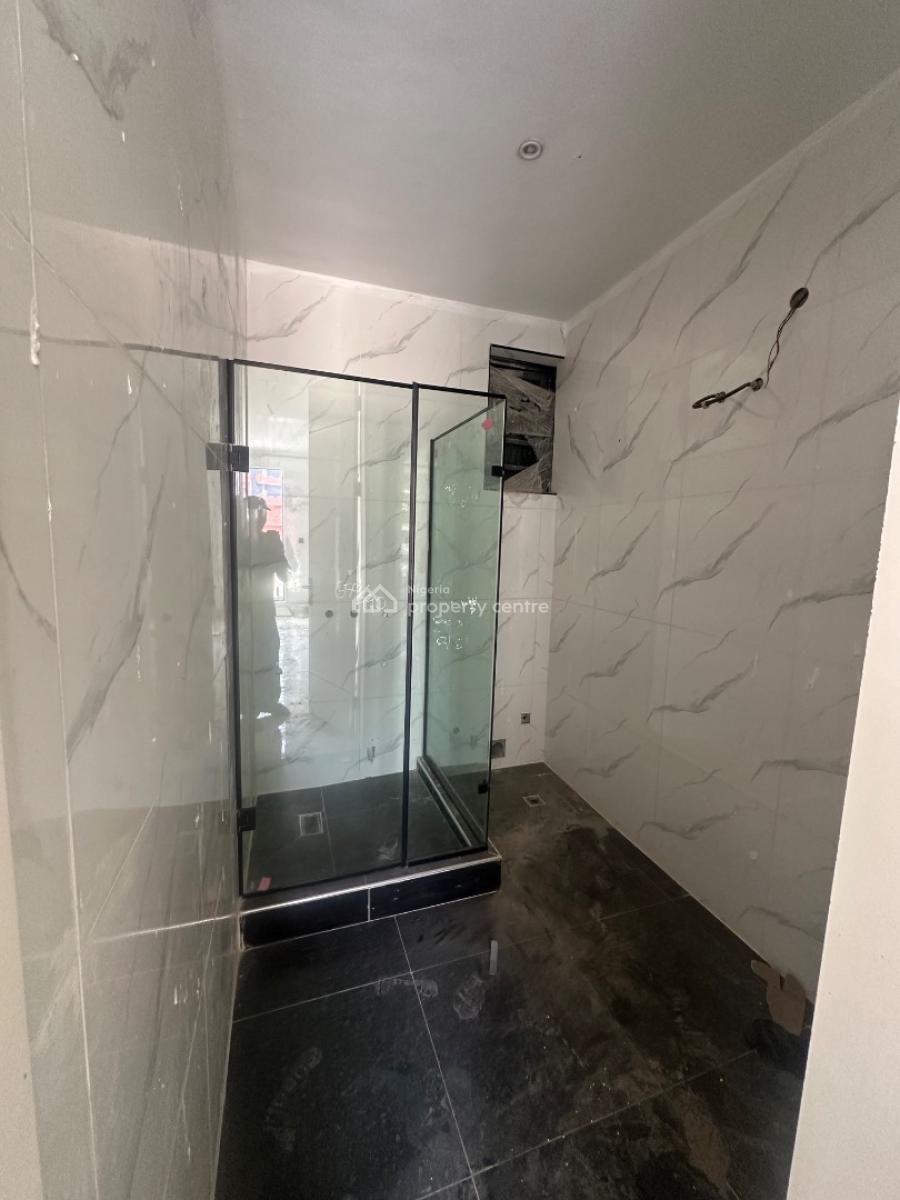 Spacious Solid Fully Serviced 3bedroom Apartment with Bq, Freedom Way, Most Sought After Neighborhood in Ikate Lekki, Ikate, Lekki, Lagos, Block of Flats for Sale