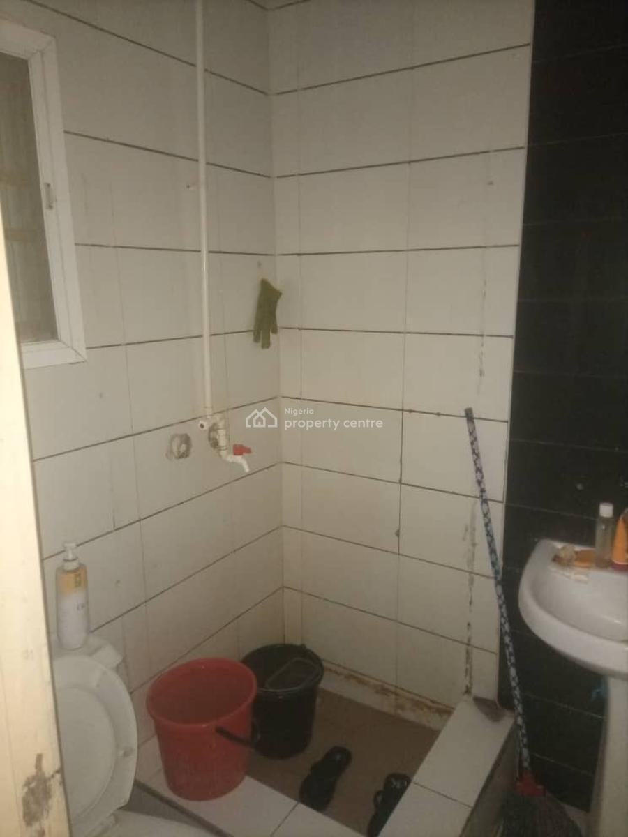 a Room in a Share Apartment, Thomas Estate, Ajah, Lagos, Flat / Apartment for Rent