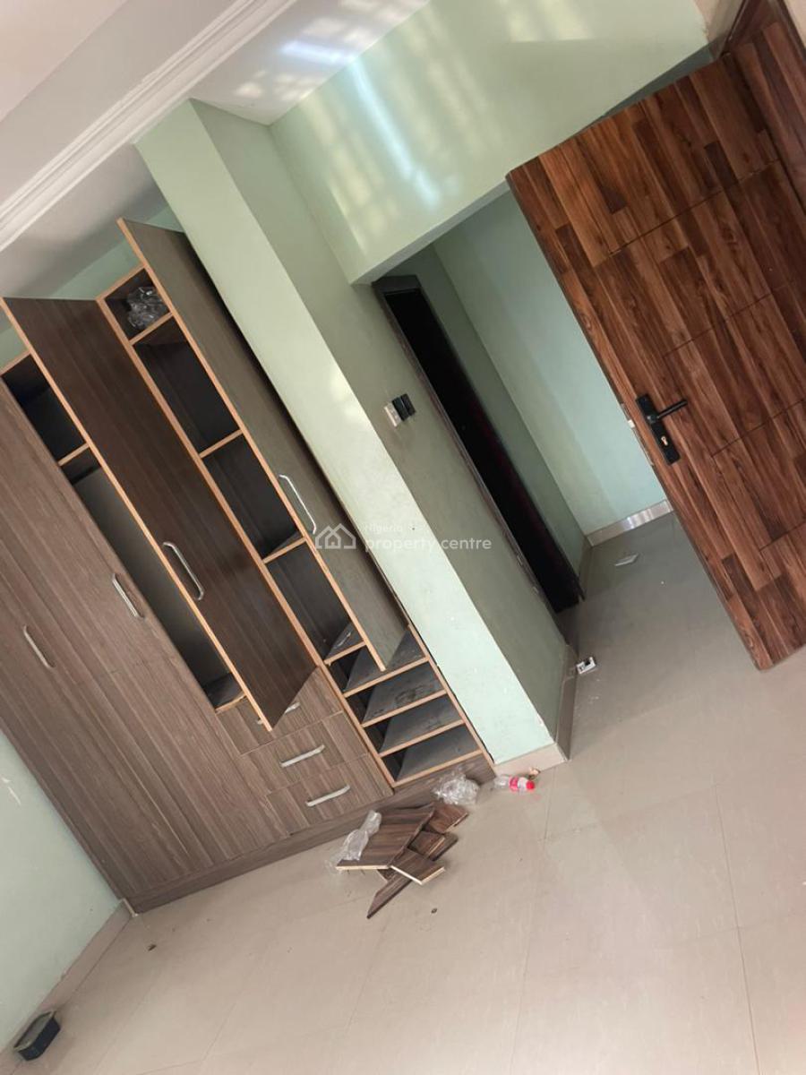 Well Renovated 4 Bedroom Detached, Fountain Springs Estate, Monastery Road, Sangotedo, Ajah, Lagos, Detached Duplex for Rent