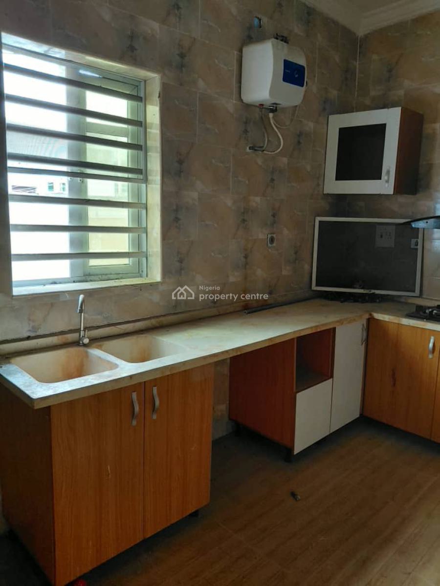 Distress 4bedroom Semi Detached Duplex, Ikota, Lekki, Lagos, Semi-detached Duplex for Sale