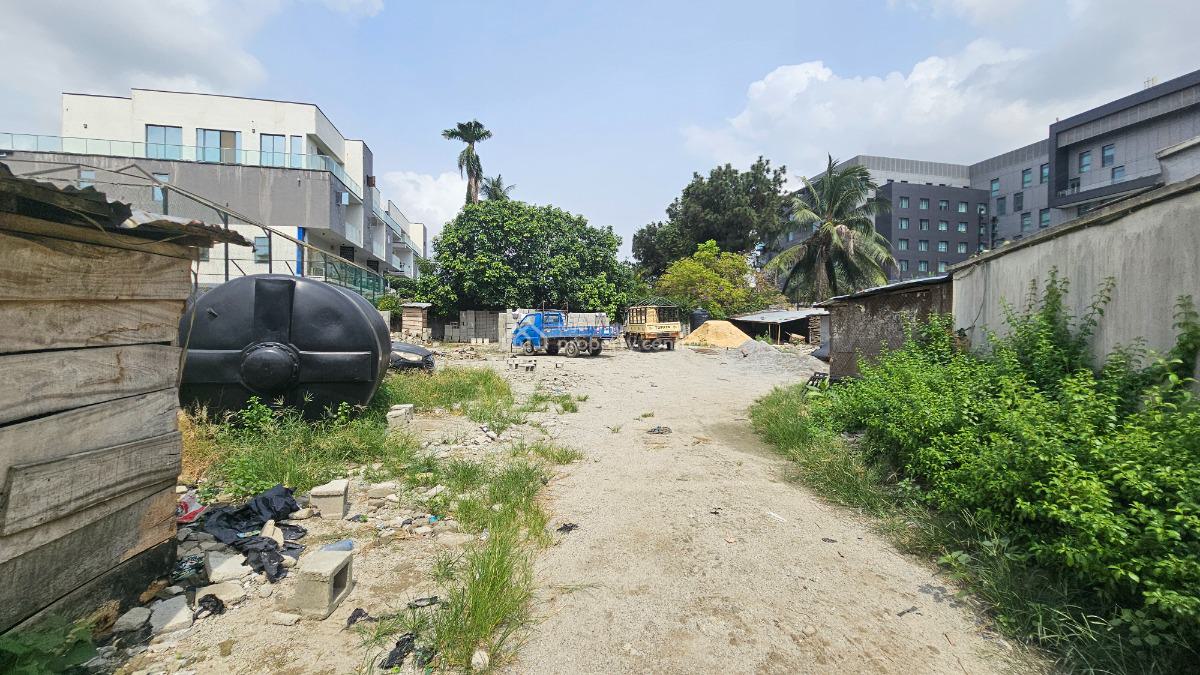 Fully Fenced, Dry, Firm and Regular Shaped 1,121sqm Land, Ikeja Gra, Ikeja, Lagos, Commercial Land for Sale