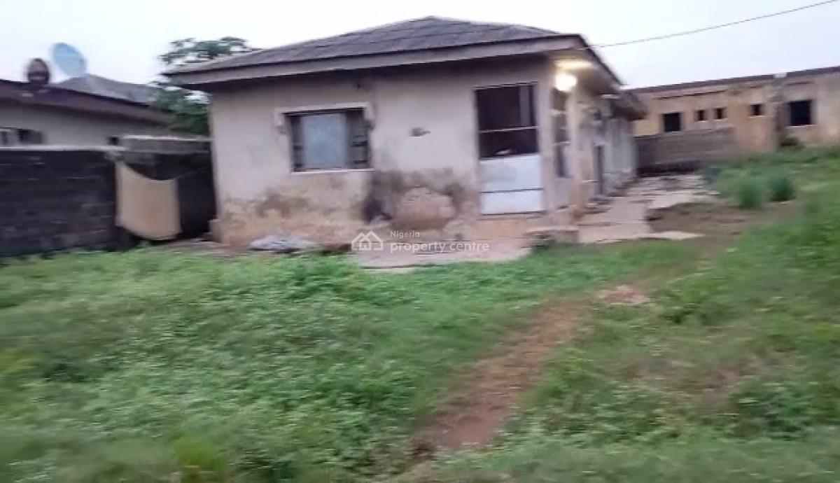 Bungalow on Full Pl  4 Units  of Mini Flats   on  Full Plot of Land, Paraffin Ikorodu, Agbowa, Ikorodu, Lagos, Detached Bungalow for Sale