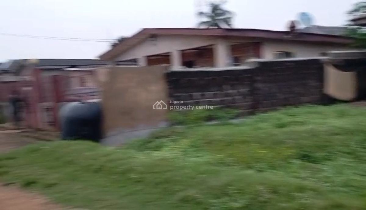 Bungalow on Full Pl  4 Units  of Mini Flats   on  Full Plot of Land, Paraffin Ikorodu, Agbowa, Ikorodu, Lagos, Detached Bungalow for Sale