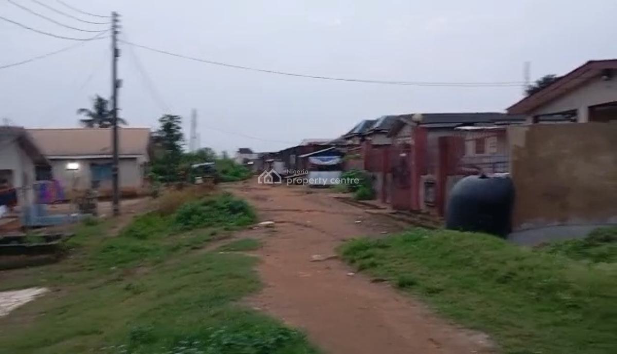 Bungalow on Full Pl  4 Units  of Mini Flats   on  Full Plot of Land, Paraffin Ikorodu, Agbowa, Ikorodu, Lagos, Detached Bungalow for Sale