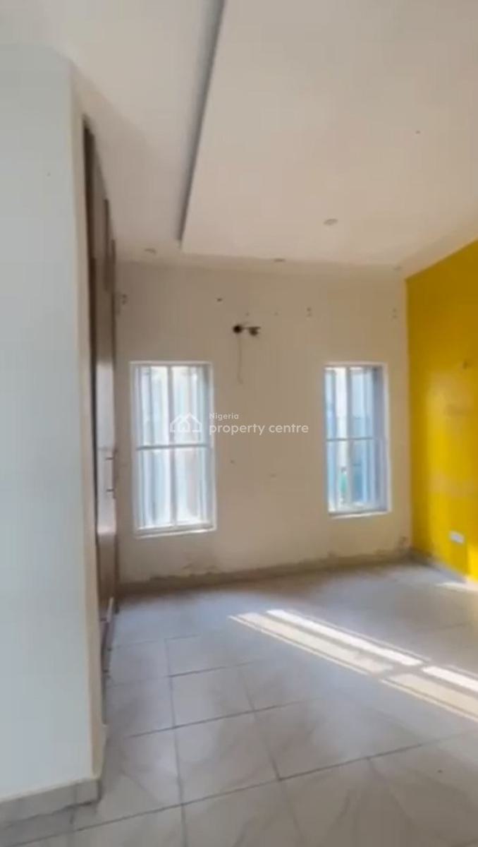 Well-finished 3-bedroom Apartment in a Secure Residential Setting, Ikate, Lekki, Lagos, Flat / Apartment for Rent