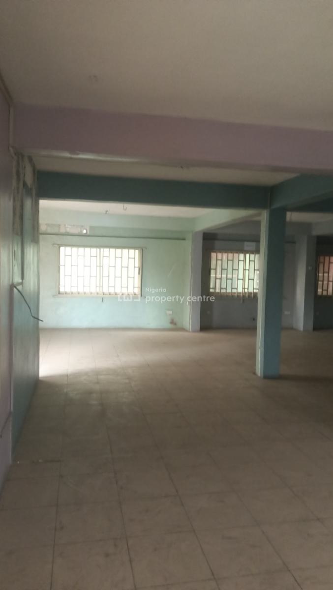 200 Sqms Office Space Upstairs, By Alagomeji Bus Stop, Alagomeji, Yaba, Lagos, Office Space for Rent