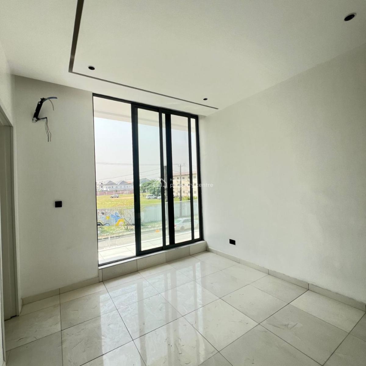 2 Bedroom Apartment, Lekki Phase 1, Lekki, Lagos, Flat / Apartment for Sale