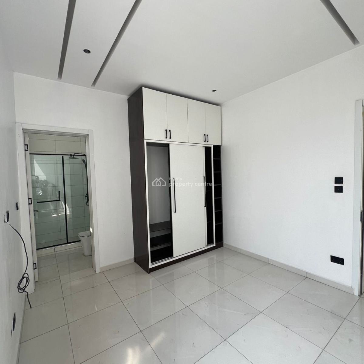 2 Bedroom Apartment, Lekki Phase 1, Lekki, Lagos, Flat / Apartment for Sale