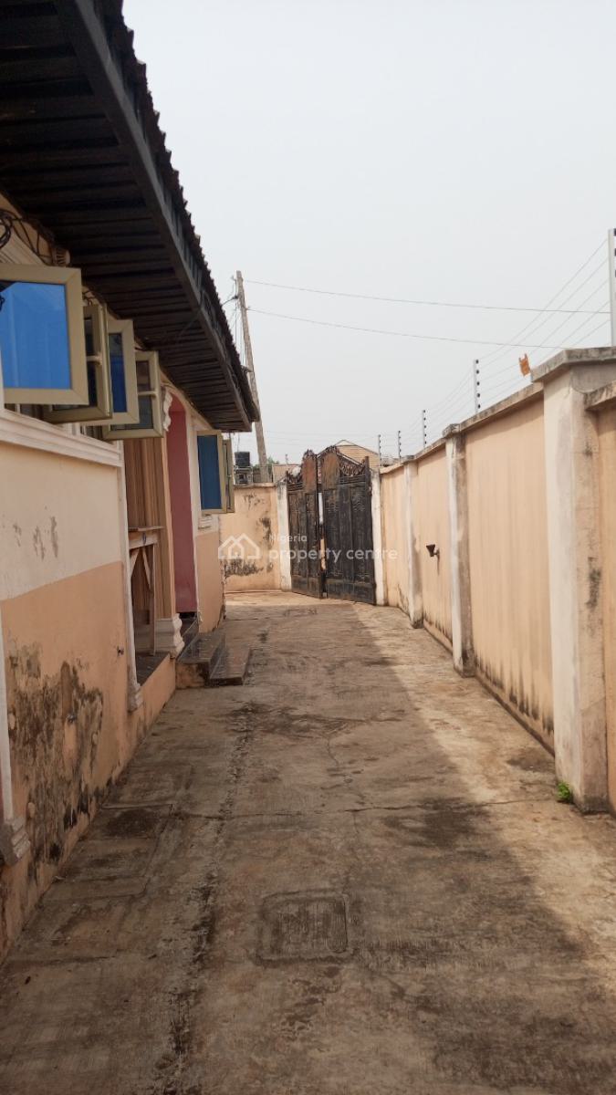 Standard 2 Bedroom Flat at Okeibukun Estate Elebu Ibadan, Oke Ibukun Estate Elebu Oluyole Extension Ibadan, Ibadan, Oyo, Detached Bungalow for Rent