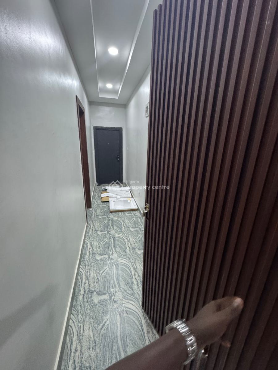 a Luxury Fully Serviced Room Bq with Gym and Swimming Pool, Close to Periwinkle Estate, Lekki Phase 1, Lekki, Lagos, Self Contain (single Rooms) for Rent