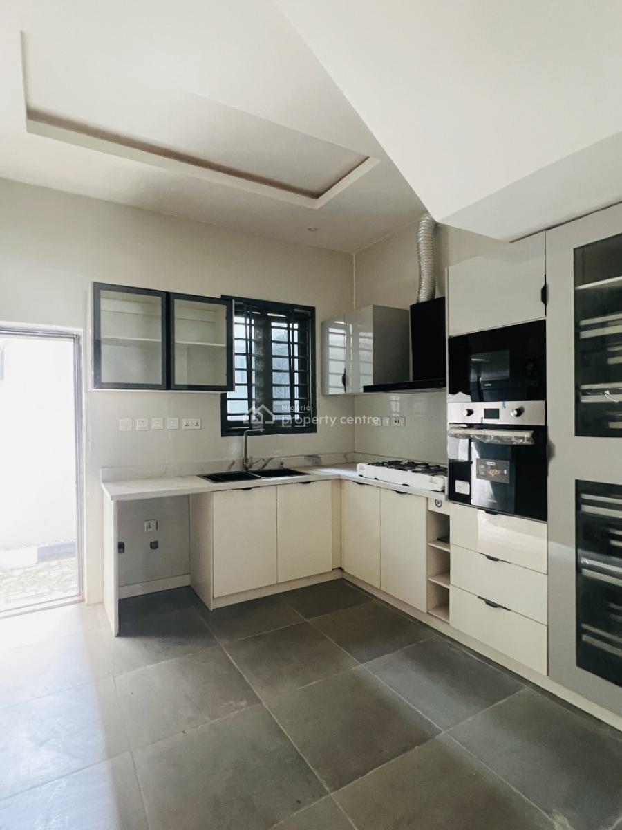 4 Bedroom Terrace Duplex with Gym and Pool, Lekki Phase 1, Lekki, Lagos, Terraced Duplex for Sale