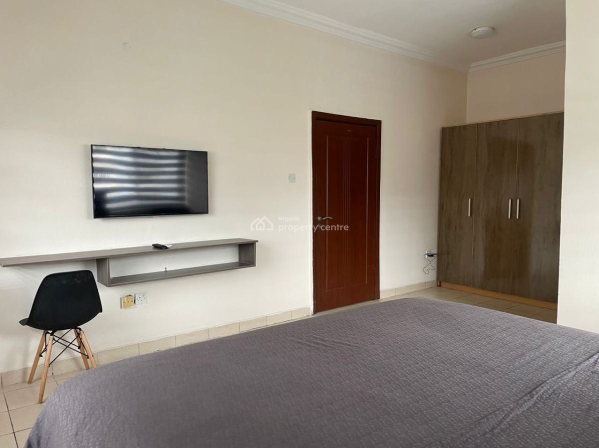 Fully Furnished 1 Bedroom in a Shared Apartment, Primewater Gardens 1, Lekki Phase 1, Lekki, Lagos, Flat / Apartment for Rent