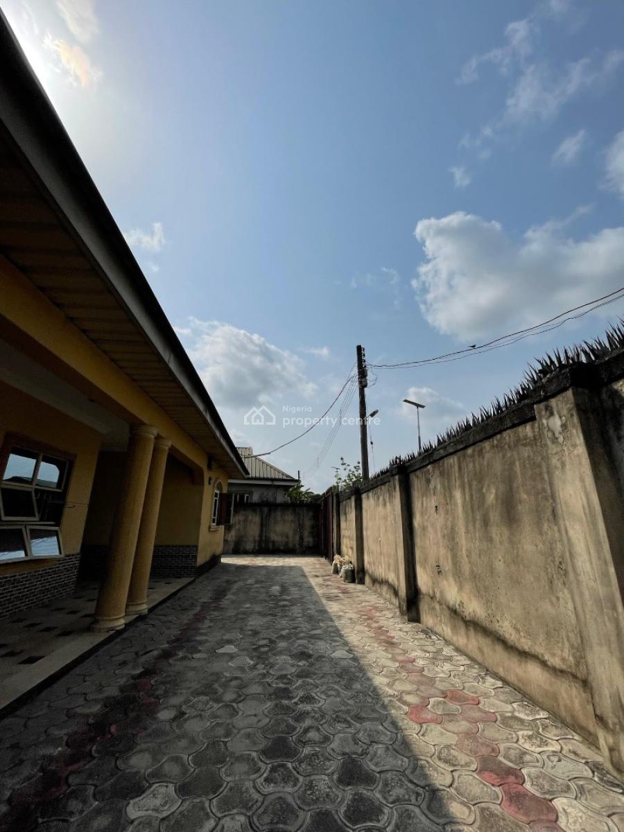 4 Bedroom Bungalow on 1 & Half Plots, Off Sars Road, Rumuagholu, Port Harcourt., Port Harcourt, Rivers, Detached Bungalow for Sale