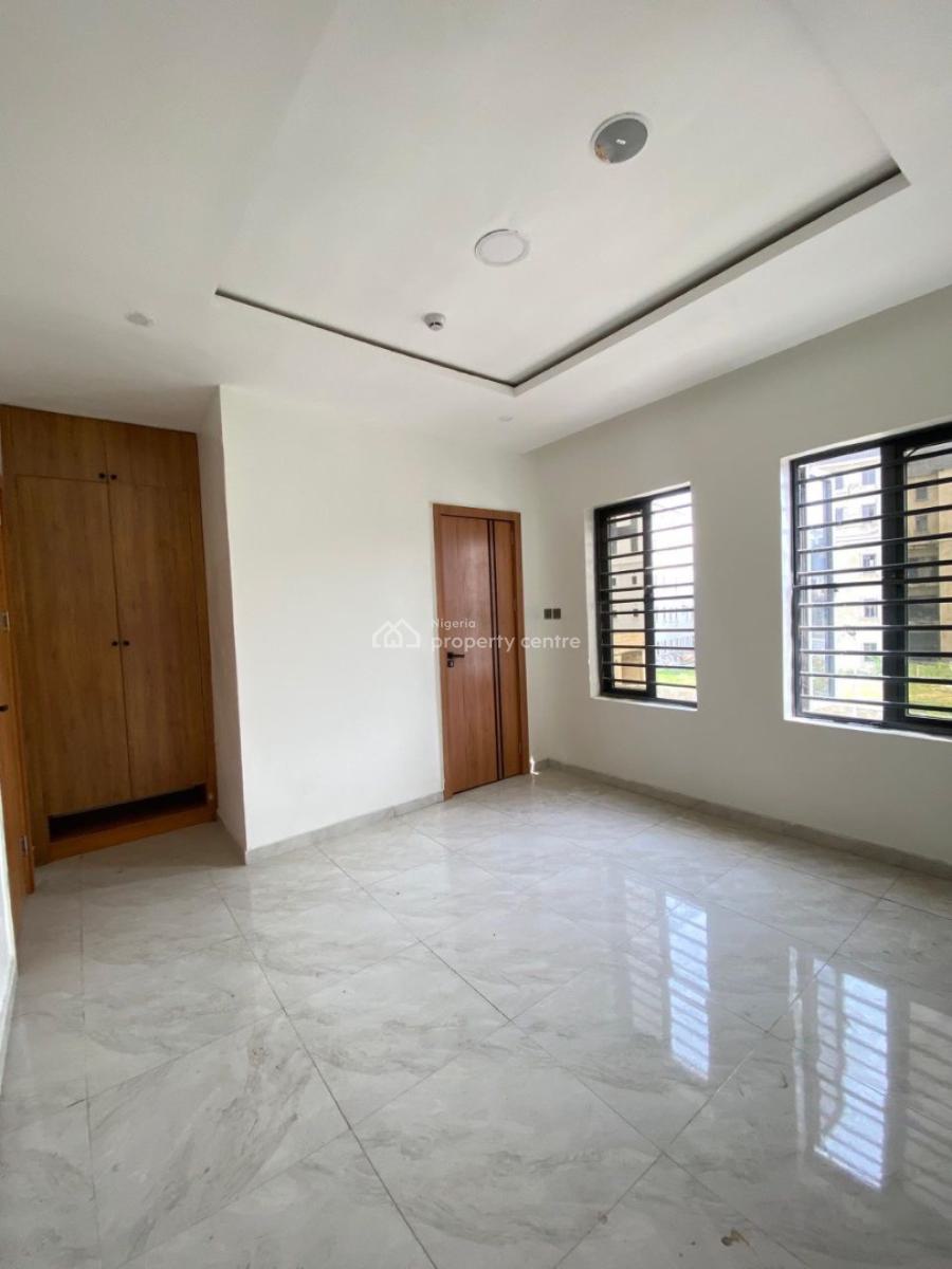 Capacious 3 Bedroom Serviced Apartment., Lekki, Ikate Elegushi, Lekki, Lagos, Block of Flats for Sale