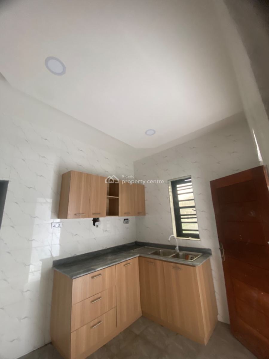 an Executive Two Bedroom Flat, Peace Land Estate Ogombo Off Abraham Adesanya Estate Ajah., Lekki, Lagos, Flat / Apartment for Rent