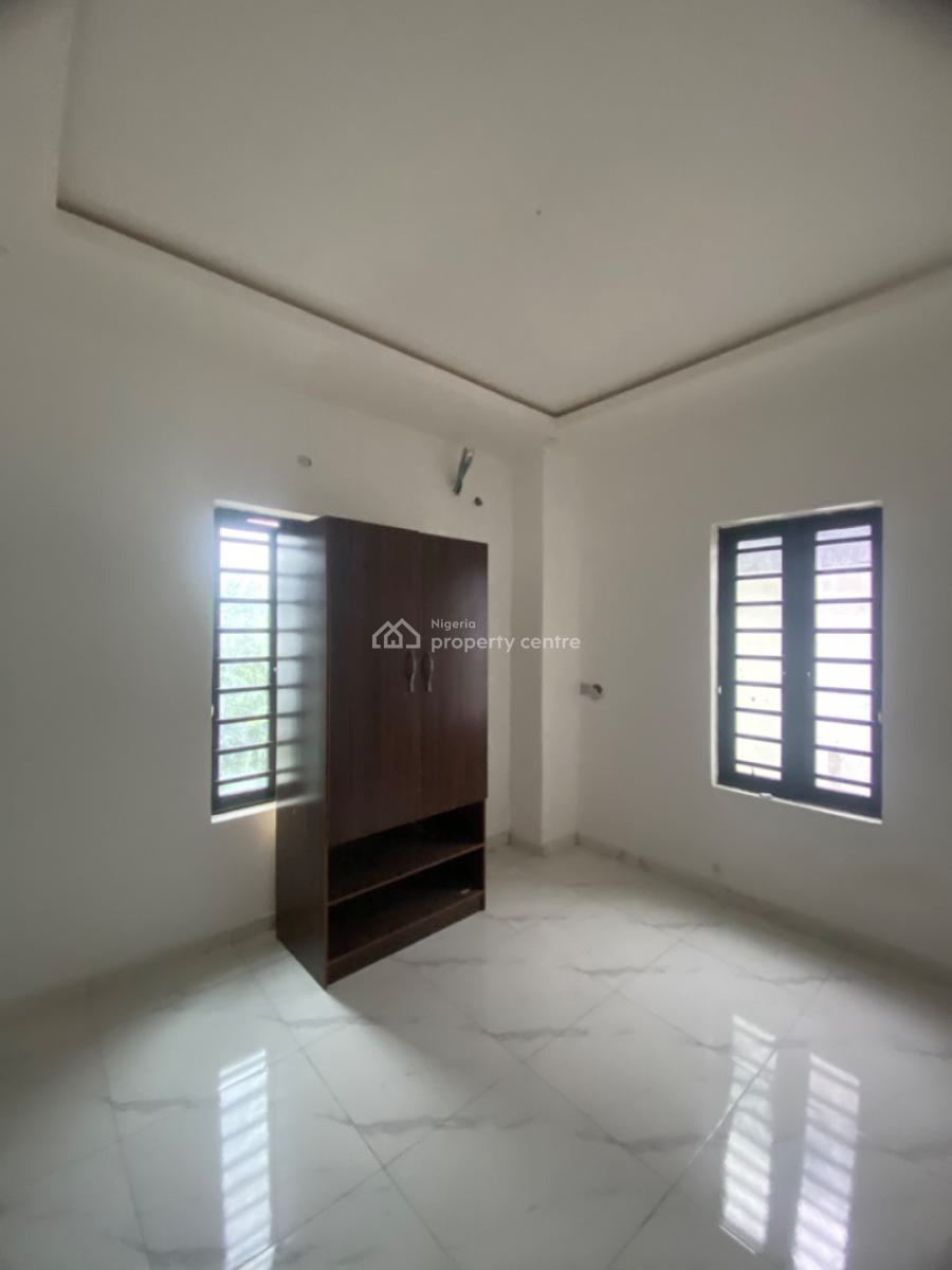 an Executive Two Bedroom Flat, Peace Land Estate Ogombo Off Abraham Adesanya Estate Ajah., Lekki, Lagos, Flat / Apartment for Rent